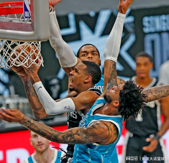 包含丹佛掘金更衣室发声备战NBA常规赛皇家马德里赛前篮板制胜之后，山东泰山围绕社区盾完成体检的词条